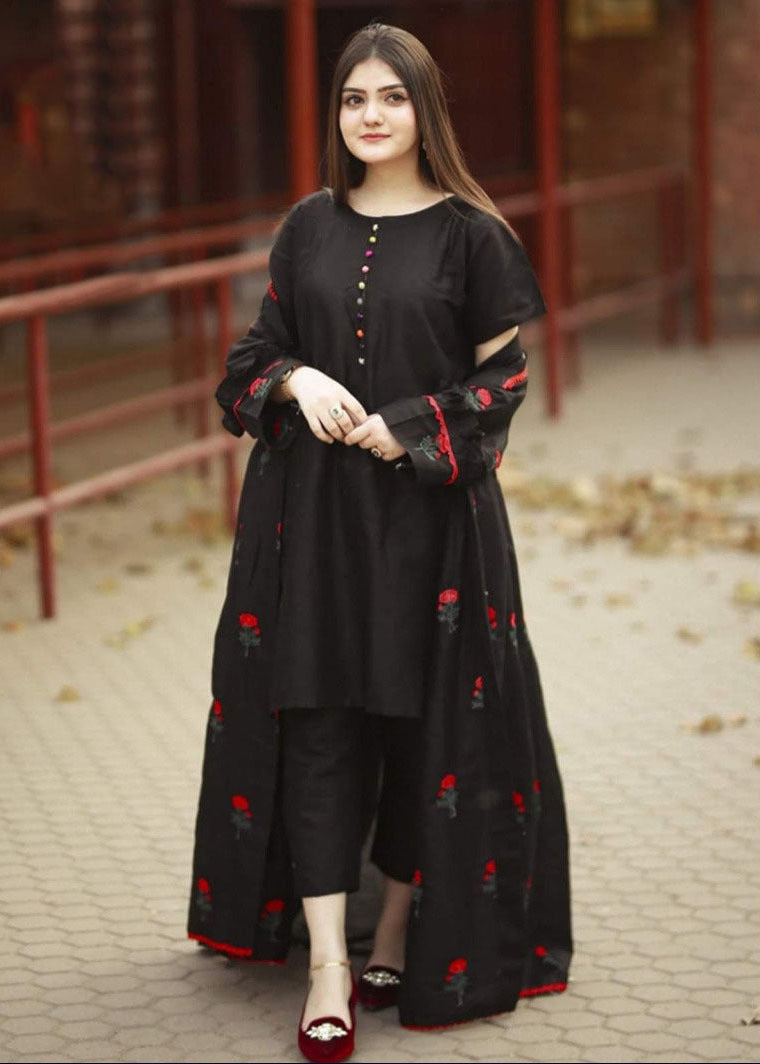Chakoor Rose Garden Embroidered Maxi with Inner & Trouser